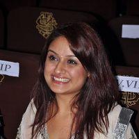 Sonia Agarwal - V4 Entertainers Awards 2012 - Pictures