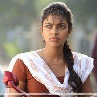 Amala Paul - Kadhalil Sodhapuvadhu Yeppadi Movie Stills | Picture 154371