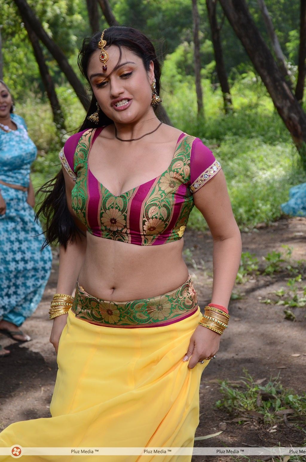 Sonia Agarwal - Oru Nadigayin Vakku Moolam Movie Stills | Picture 157478