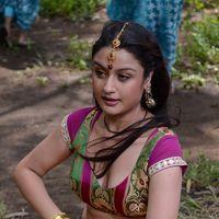 Sonia Agarwal - Oru Nadigayin Vakku Moolam Movie Stills | Picture 157468