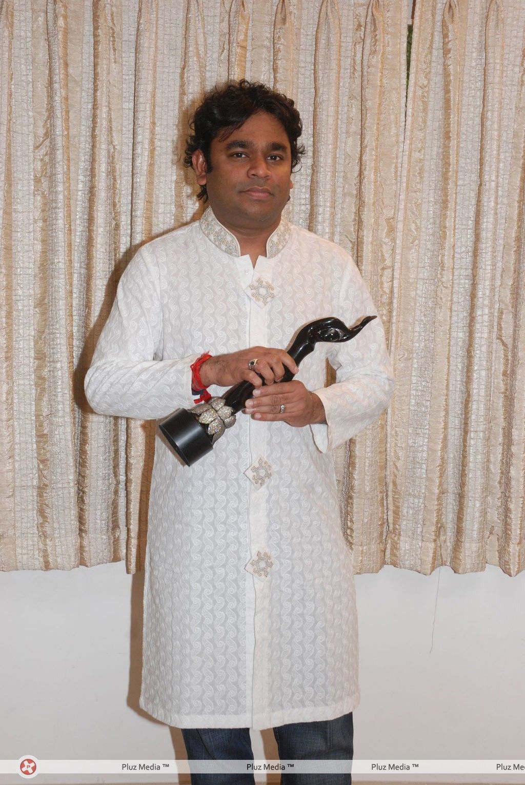 A. R. Rahman - A R Rahman gets 28th filmfare Award - Pictures | Picture 159358