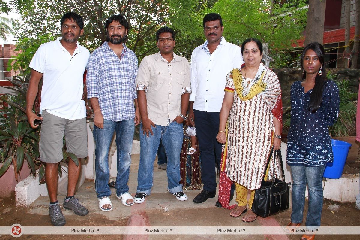 Endrendrum Punnagai Movie Launch Pooja Stills | Picture 219329
