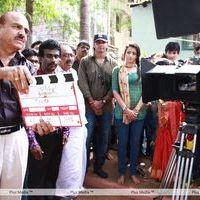 Endrendrum Punnagai Movie Launch Pooja Stills | Picture 219322