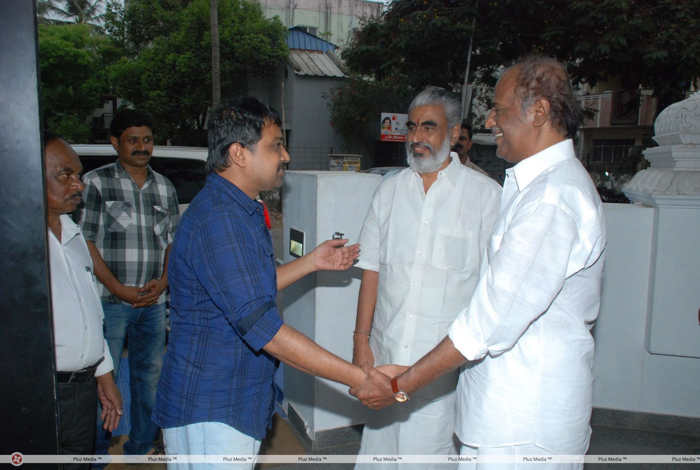 Rajini watches Special Show of Vazhalukku Enn 18/9 - Pictures | Picture 203300