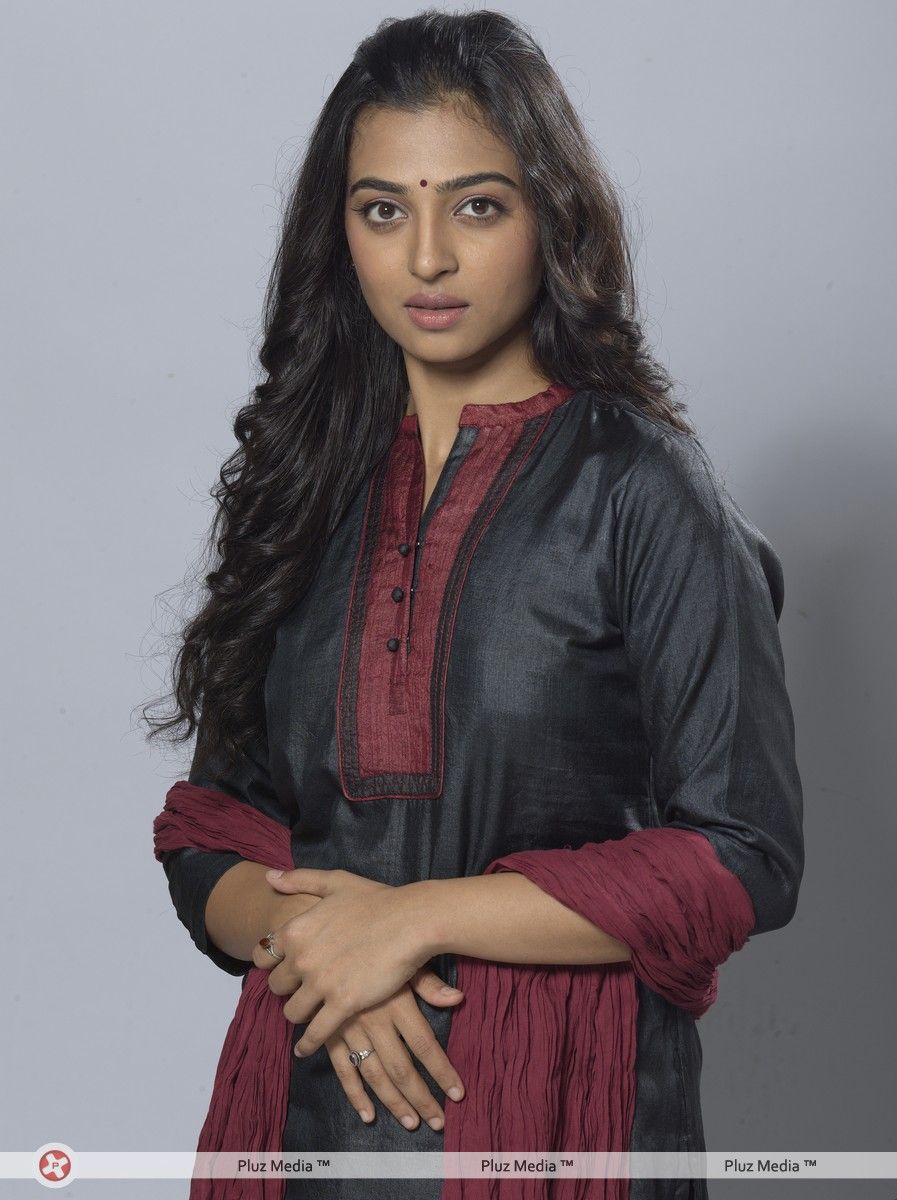 Actress Radhika Apte Latest Cute Photos | Picture 290620