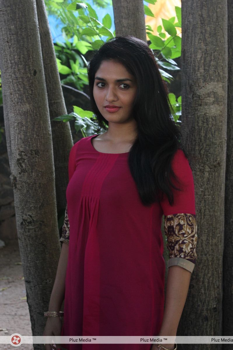 Sunaina - Neer Paravai Team Press Meet Photos | Picture 295328