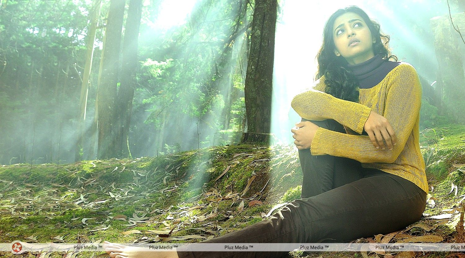 Radhika Apte - Vetri selvan Movie Hot Stills | Picture 301989