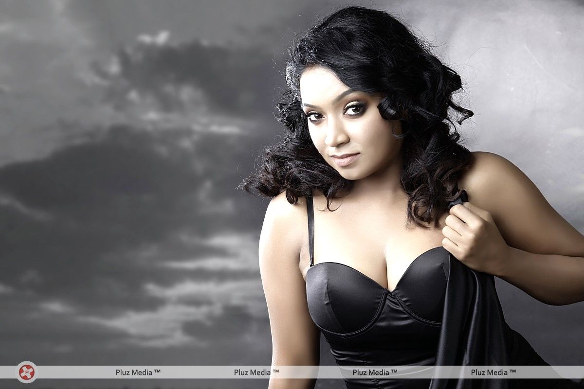 Mannaru Heroine Vaishali Hot Photoshoot Stills | Picture 306580