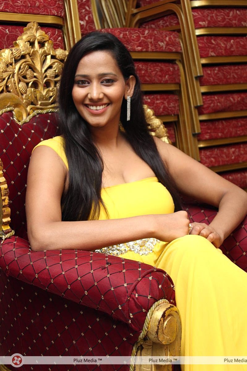 Sanjana Singh - Yaarukku Theriyum Team Interview Pictures | Picture 309443