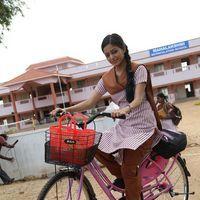 Janani Iyer - Paagan Movie Stills | Picture 267145