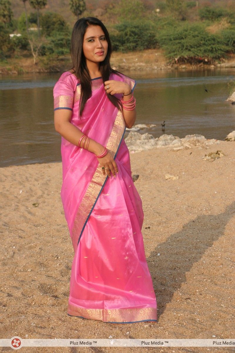 Kiran Hot in Ilamai Oonjal Movie Stills | Picture 279586