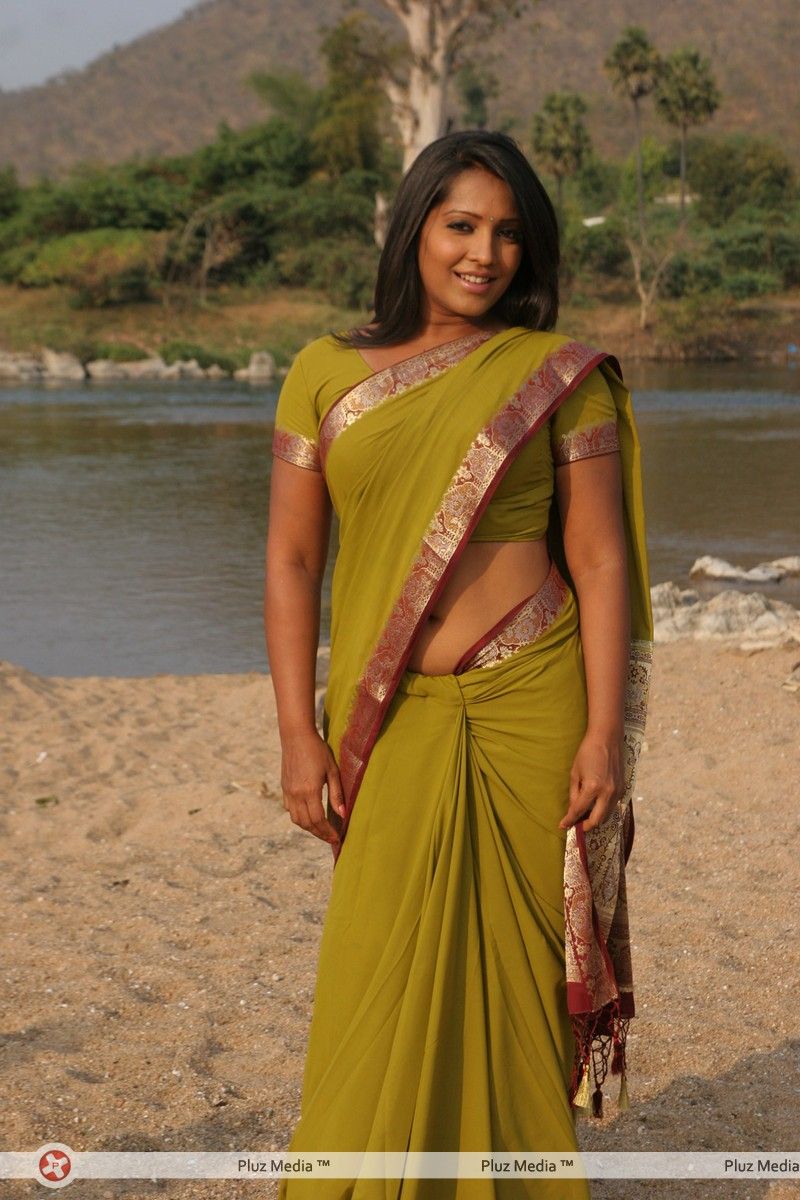 Meghna Naidu - Kiran Hot in Ilamai Oonjal Movie Stills | Picture 279594