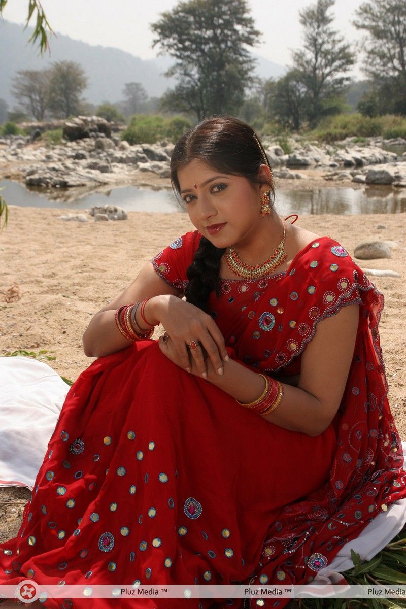 Keerthi Chawla - Kiran Hot in Ilamai Oonjal Movie Stills | Picture 279595