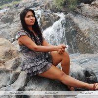 Kiran Hot in Ilamai Oonjal Movie Stills | Picture 279611