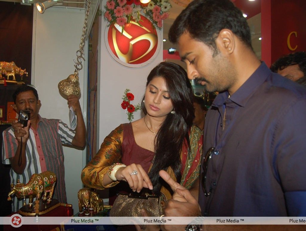 Sneha and Prasana Launches Meena Bazaar Pictures | Picture 286343
