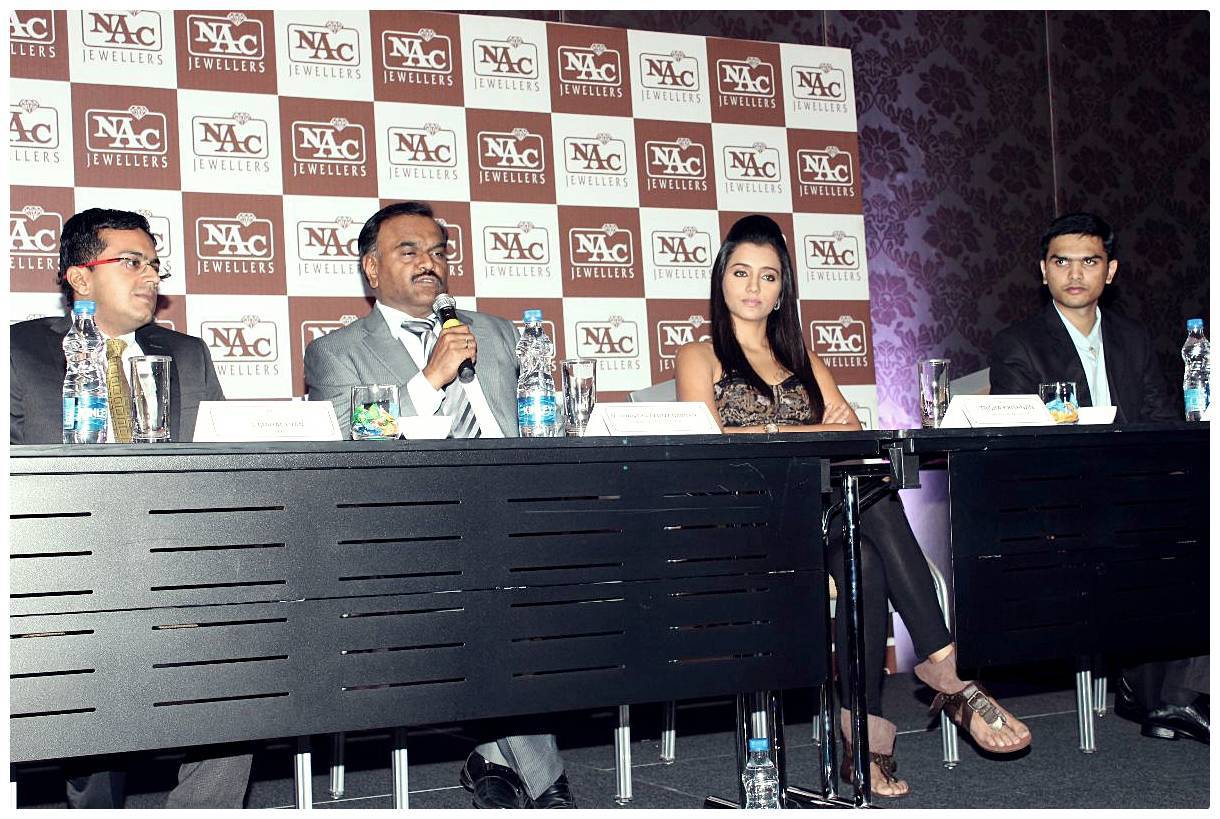 Trisha at NAC Jewellers Press Meet Pictures | Picture 430017