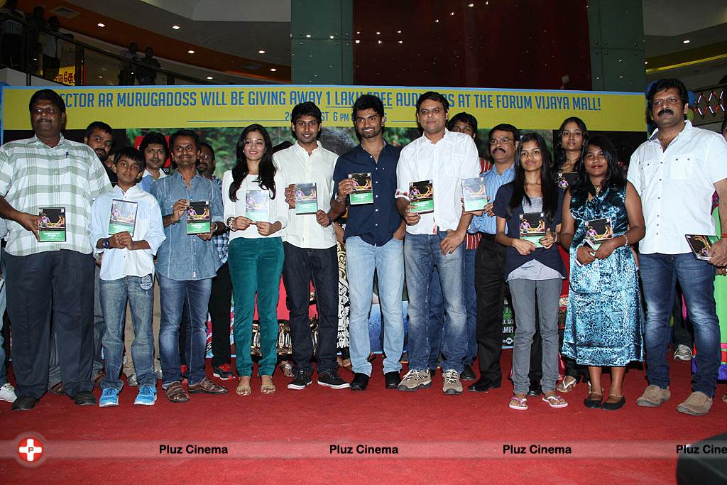 Ponmaalai Pozhudhu 1 Lakh Audio Cds Distribution by AR Murugadoss @ Forum Mall Photos | Picture 526525