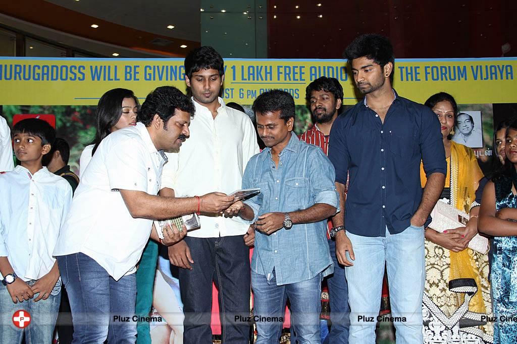 Ponmaalai Pozhudhu 1 Lakh Audio Cds Distribution by AR Murugadoss @ Forum Mall Photos | Picture 526570