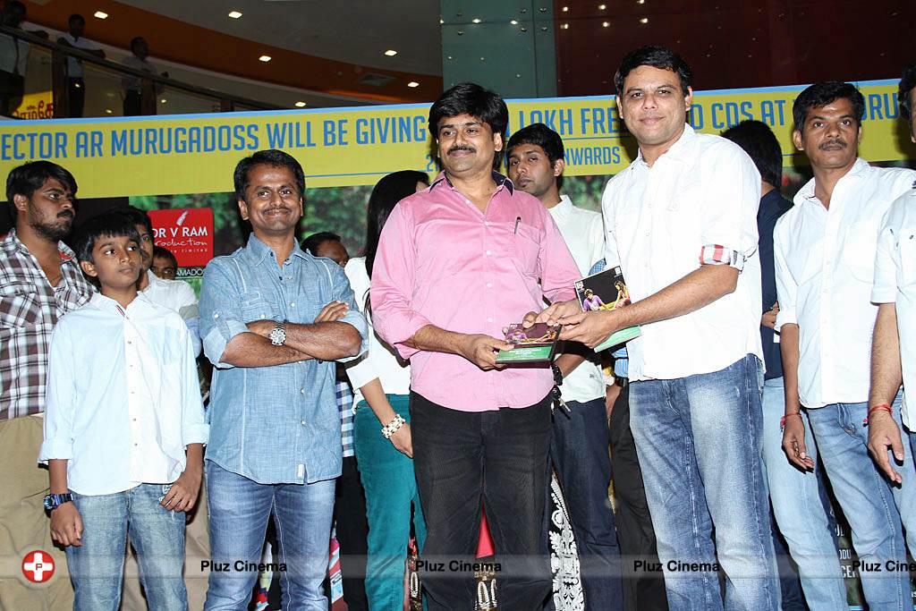 Ponmaalai Pozhudhu 1 Lakh Audio Cds Distribution by AR Murugadoss @ Forum Mall Photos | Picture 526576