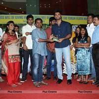 Ponmaalai Pozhudhu 1 Lakh Audio Cds Distribution by AR Murugadoss @ Forum Mall Photos | Picture 526549