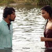 Retta Vaalu Movie Hot Stills | Picture 545168