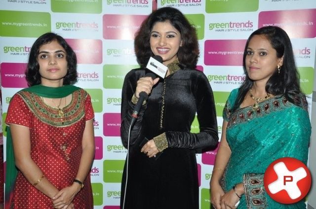Oviya launches Green Trends 98th salon at Madanandapuram Pictures | Picture 373763