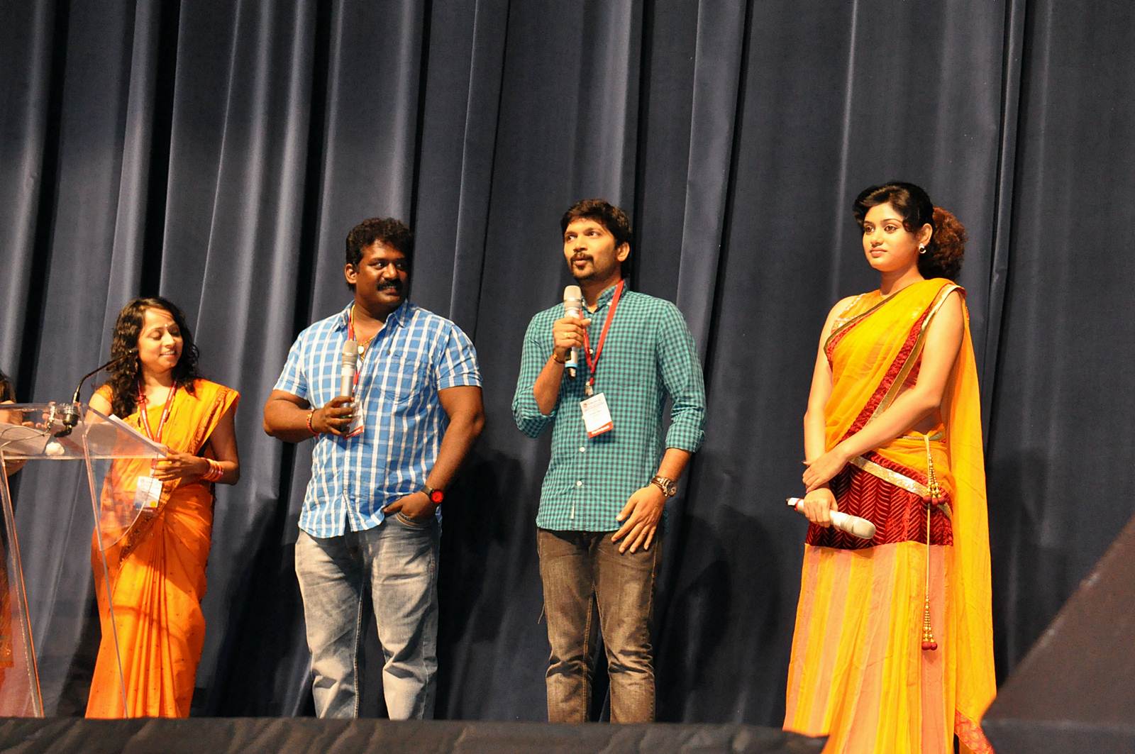 Samuthirakani, Abi, Oviya and Roba Shankar received FETNA 2013 Awards Photos | Picture 515312