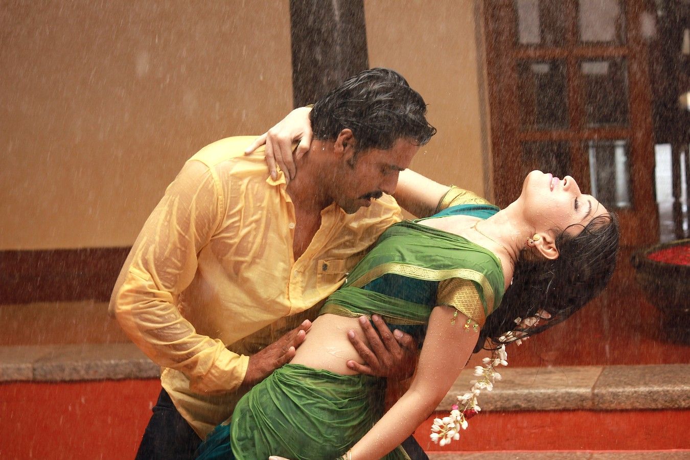 Aal Movie Hot Stills | Picture 416633