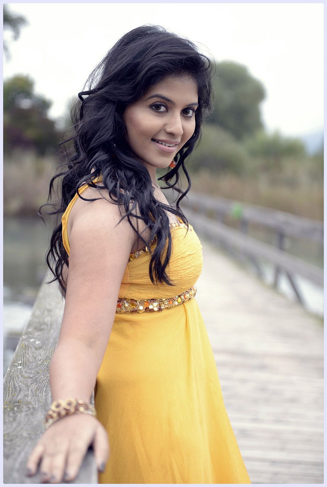Anjali (Actress) - Settai Movie Hot Stills | Picture 419723