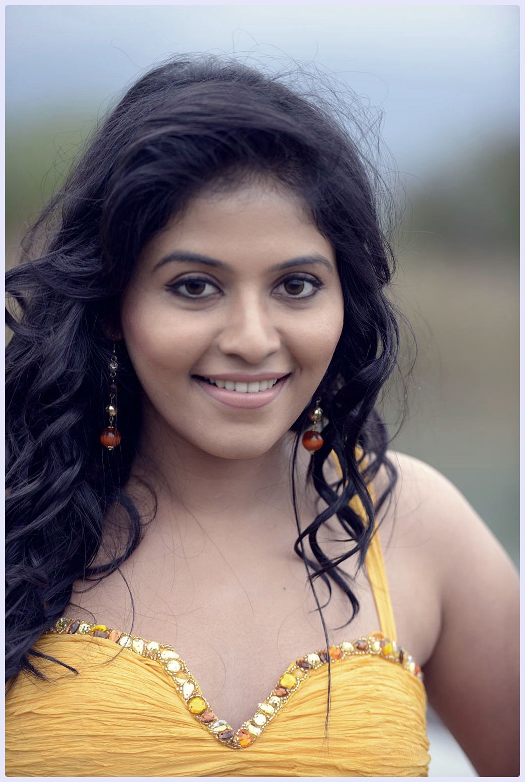 Anjali (Actress) - Settai Movie Hot Stills | Picture 419732