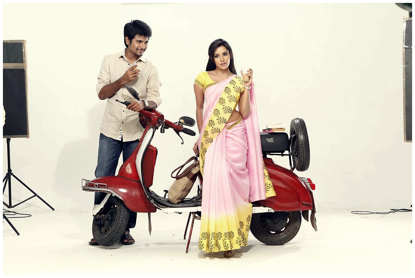 Ethir Neechal For Anu Andaman Song Stills | Picture 420436