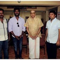 Om Shanti Om Movie Team Meets Actor Cho Ramaswamy Photos | Picture 466532