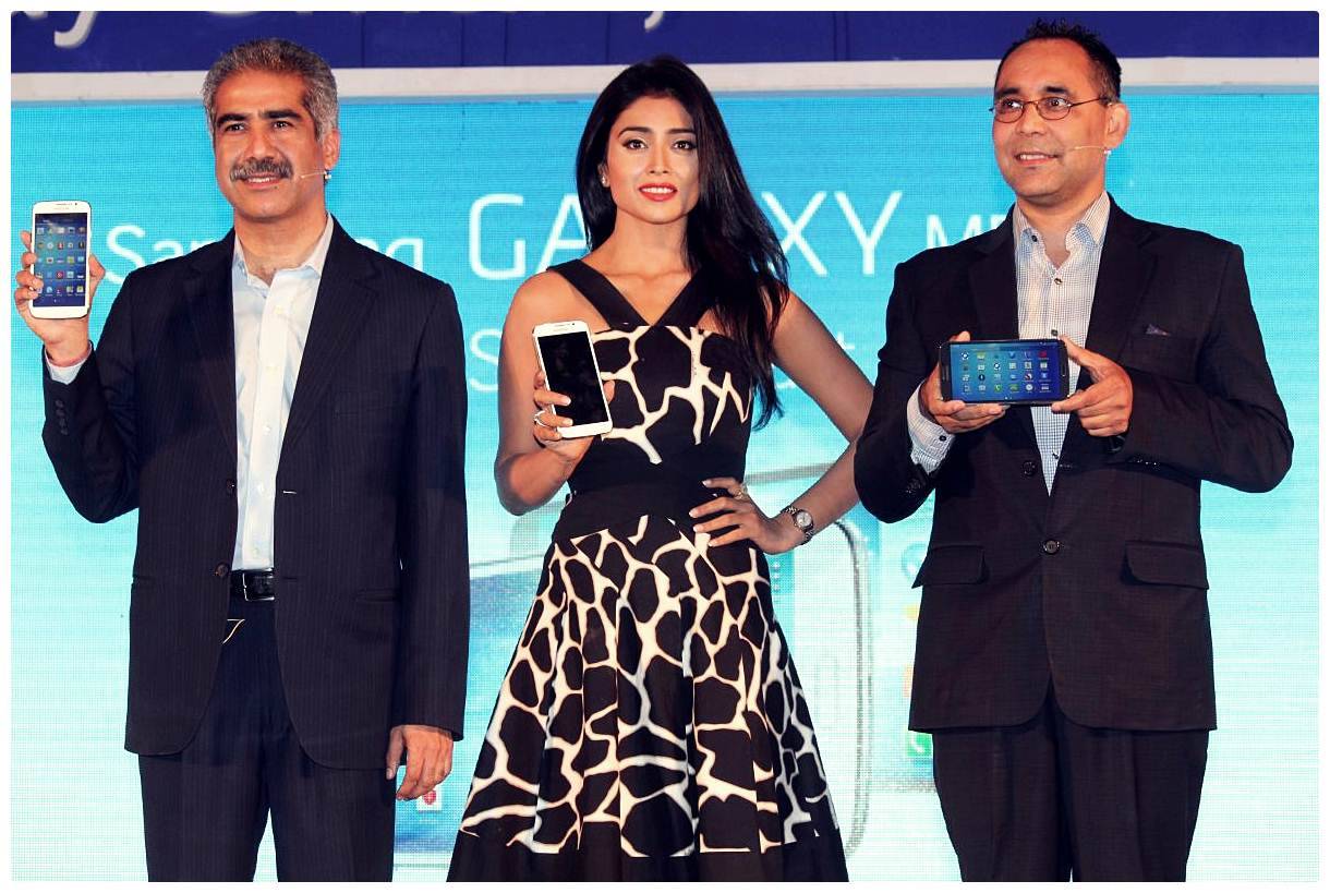 Shriya Saran Launches Samsung Galaxy Smart Phone Photos | Picture 467752