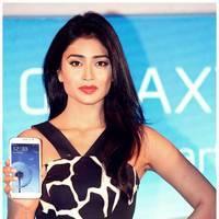 Shriya Saran - Shriya Saran Launches Samsung Galaxy Smart Phone Photos | Picture 467765