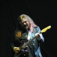 Roy Wood - Status Quo,Kim Wilde and Roy Wood performing live at the LG Arena in Birmingham | Picture 134400