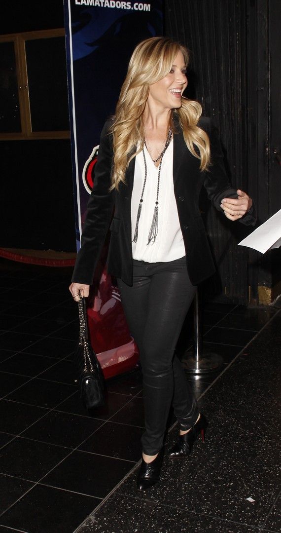 Julie Benz - Celebrities arriving at The Music Box for the Los Angeles Boxing event | Picture 135441