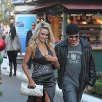 Photos: Doug Hutchison and Courtney Stodden at The Grove | Picture 137036