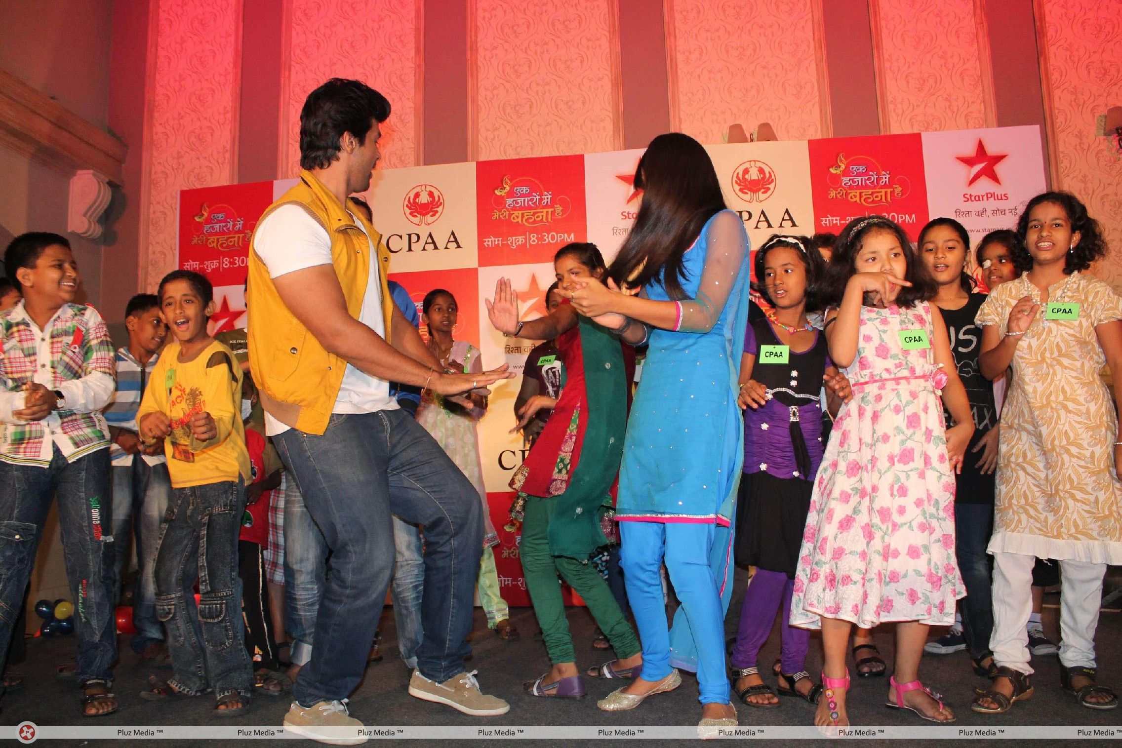 Ek Hazaron Mein Meri Behna Hai stars entertain CPAA kids - Photos | Picture 211895