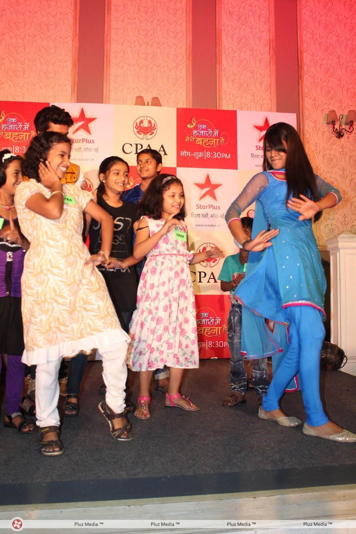 Ek Hazaron Mein Meri Behna Hai stars entertain CPAA kids - Photos | Picture 211898