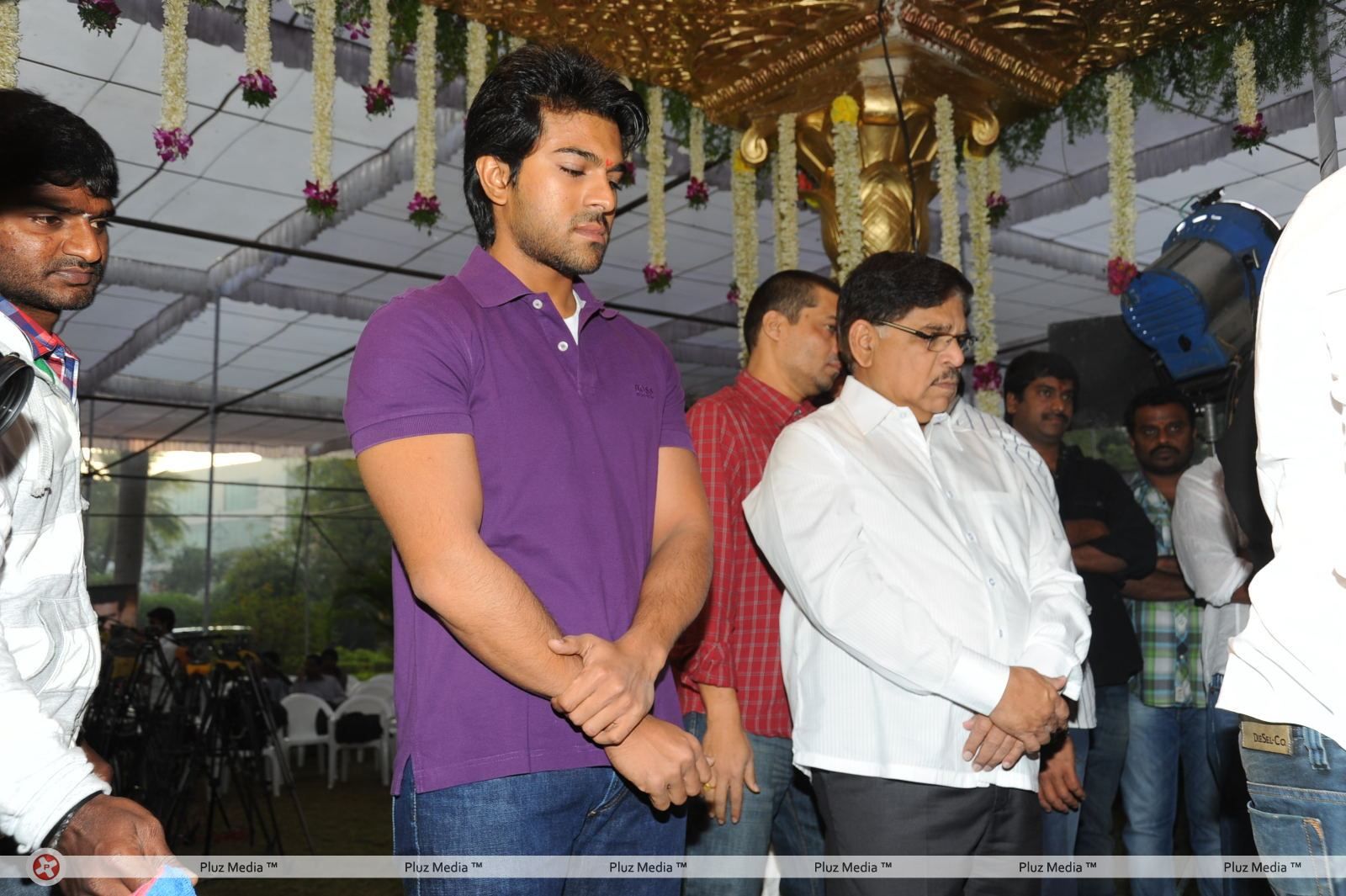 Yevadu Movie Opening - Pictures | Picture 137340