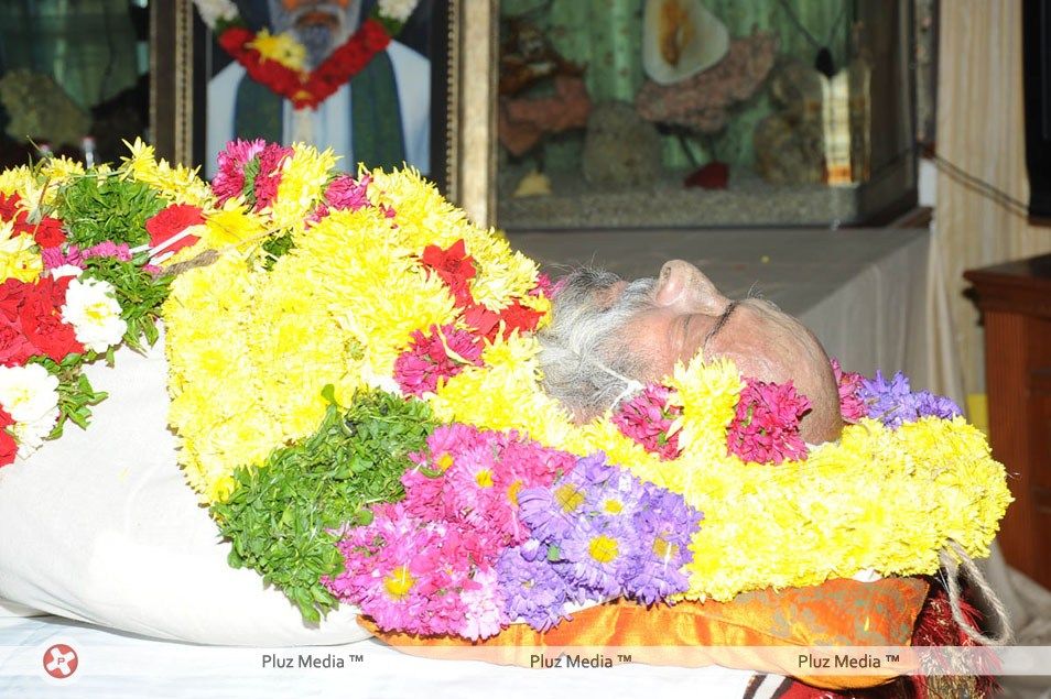 Writer Tripuraneni Maharadhi Funeral - Pictures | Picture 142042