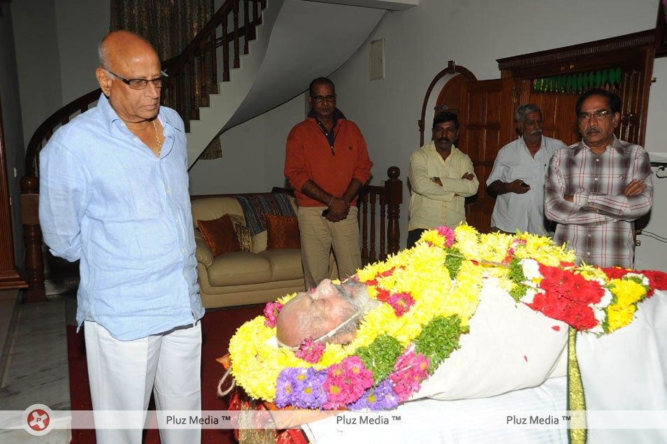 Writer Tripuraneni Maharadhi Funeral - Pictures | Picture 142043