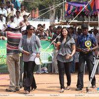 Anjali with Women's Kabadi Players - Pictures | Picture 186979