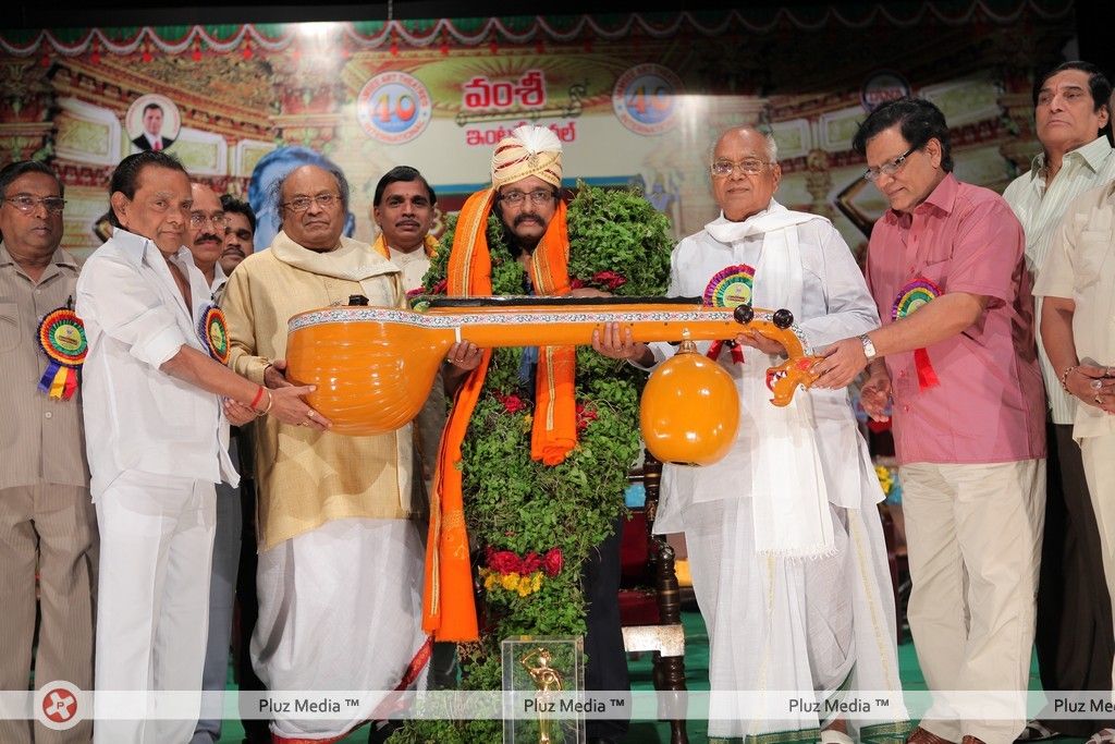 Sri Rama Rajyam Producer gets Vamsee Award - Pictures | Picture 187261