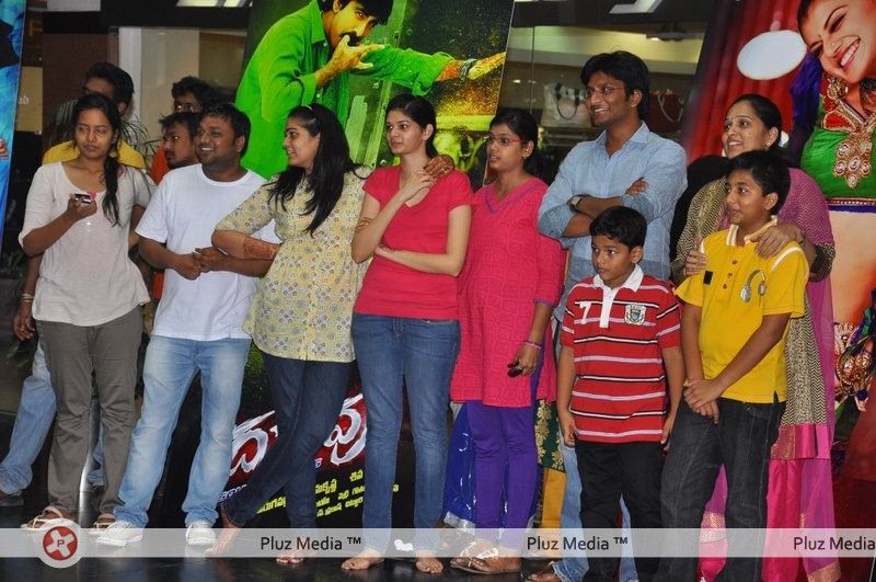Tapsee promotes Daruvu movie at City Center - Pictures | Picture 189355