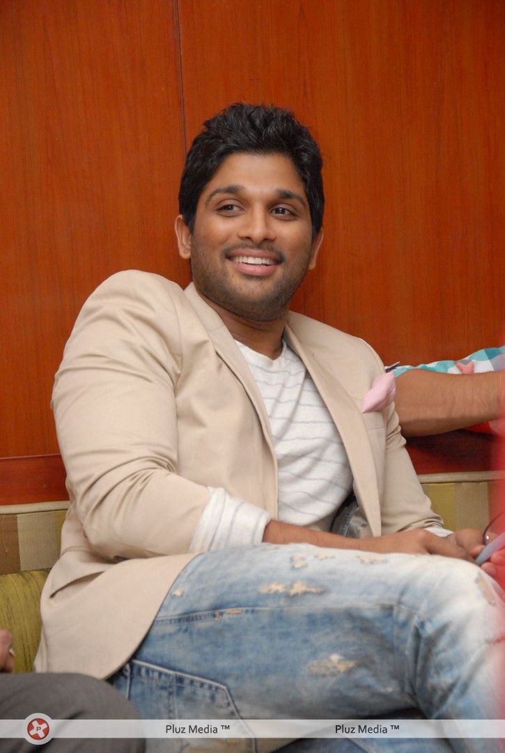 Allu Arjun - Julayi Double Platinum Disc Function Pictures | Picture 253497