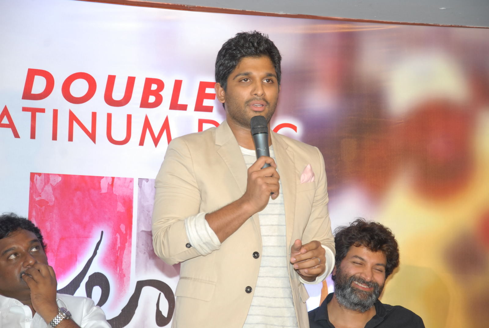 Allu Arjun - Julayi Double Platinum Disc Function Pictures | Picture 253575
