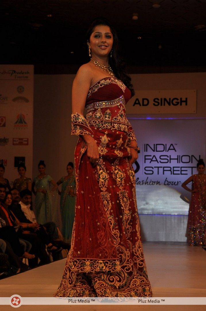 Bhumika Chawla - India Fashion Street (Ifs) Fashion Tour Kicked - Off at The Park Hyderabad Pictures | Picture 255421