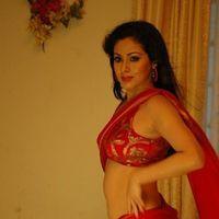 Sadha - Sada Hot Navel Show in Mythili Movie