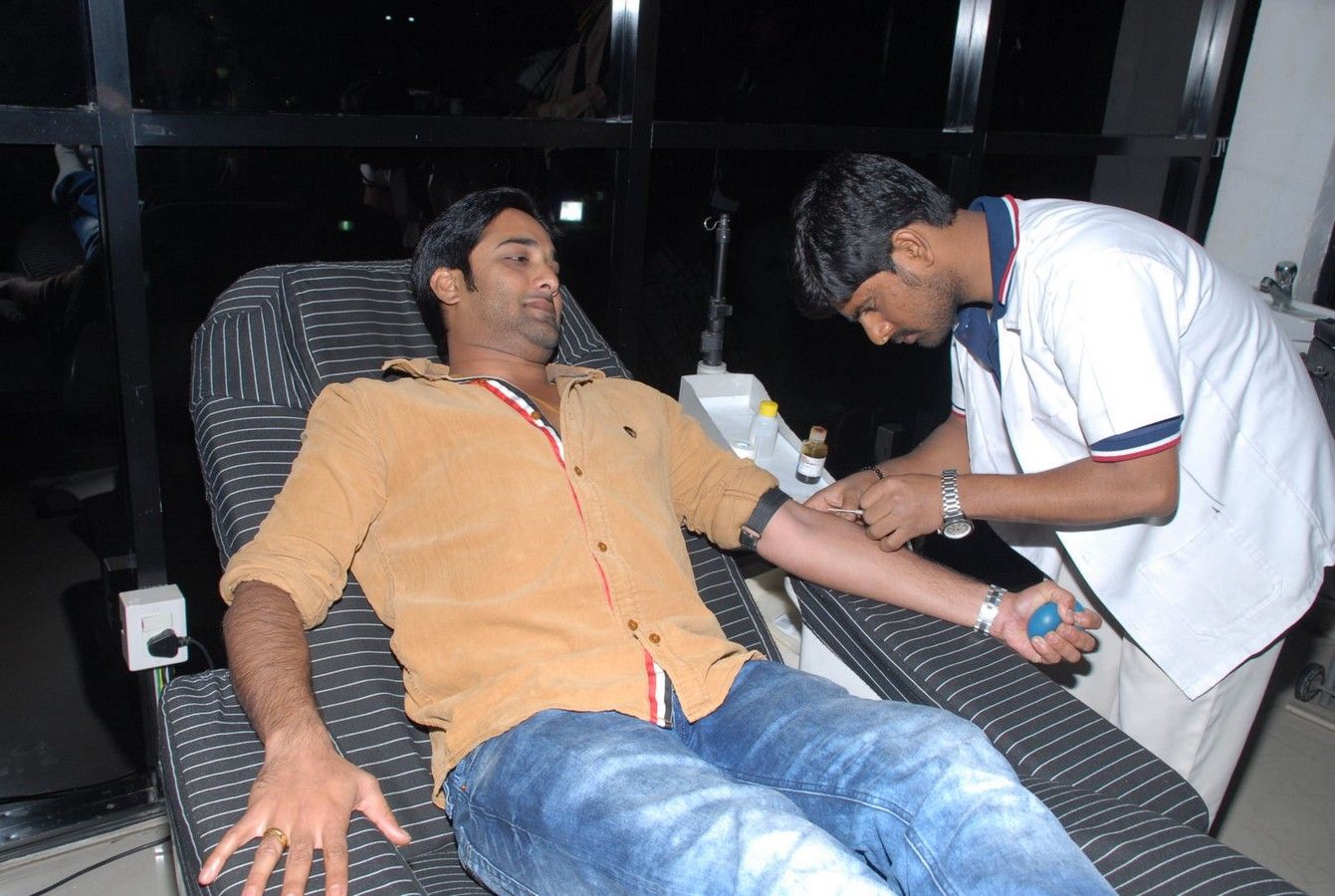 Actors Blood Donation @ Chiranjeevi Blood Bank Pictures | Picture 346439